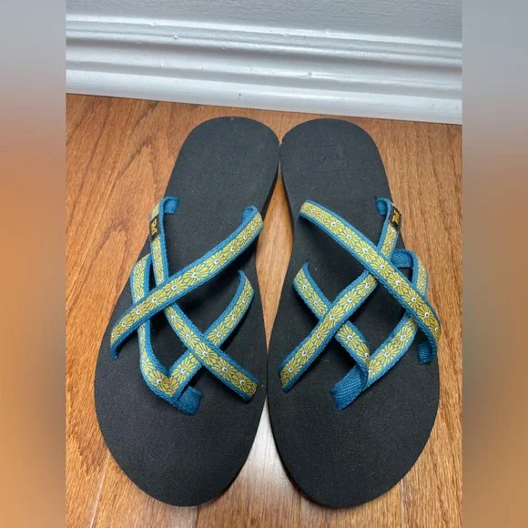 Teva Olowahu Sandals Womans 10 - Picture 4 of 5